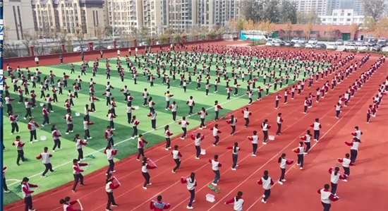 坊子区|坊子区兴国小学在山东省中小学体能与运动技能发展交流研讨会上做现场展示