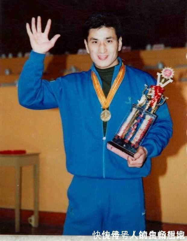 歹徒|全国武术冠军当街被暴打,是武术的没落还是武人的耻辱