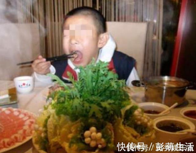 邻座|熊孩子往邻座火锅“吐口水”，家长不以为意，店家的做法十分解气