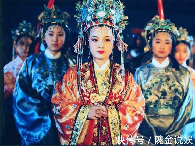 赵姨娘&红楼梦元春的不成熟,早已祸及亲人,在这两件小事上便可体现