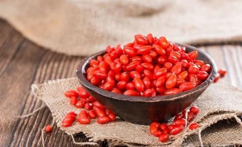 胡醫(yī)師|夏日炎炎，不妨多吃下面幾種食物，清涼消火，淡化雀斑，皮膚水嫩