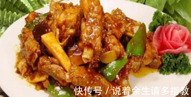 朋友来家做客,做了几道家常菜招待,朋友吃完直夸大厨