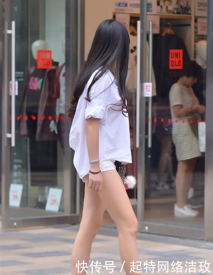 爱心|穿淡蓝色高跟鞋的妹子,看起来爱心爆棚!