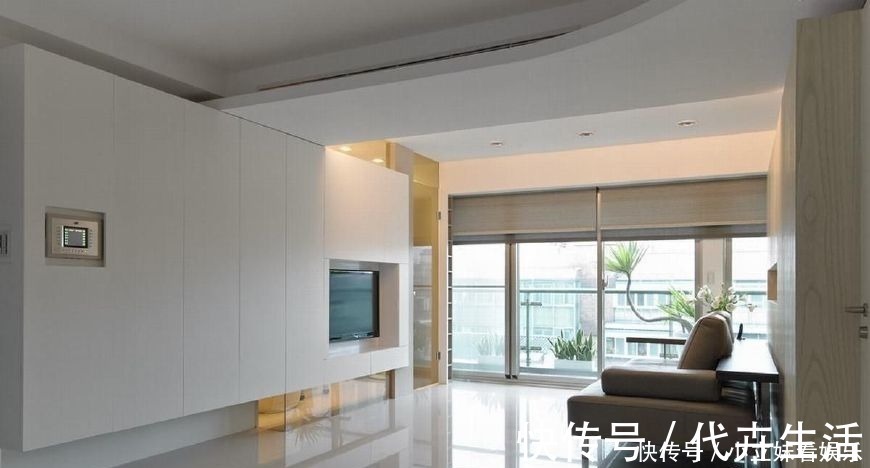 阳台上|家门口不要放独立鞋柜了,听老师傅分析原因,回家就想拆了重装