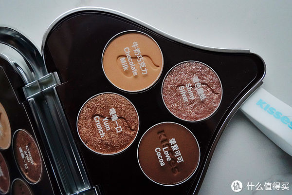 四色盘|伊蒂之屋&好时之吻联名款银巧眼影盘，好想吃掉你~