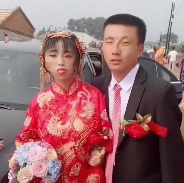 丈夫|“鞋拔子脸”新娘走红,丈夫表情亮了,网友:一个有矿,一个有债