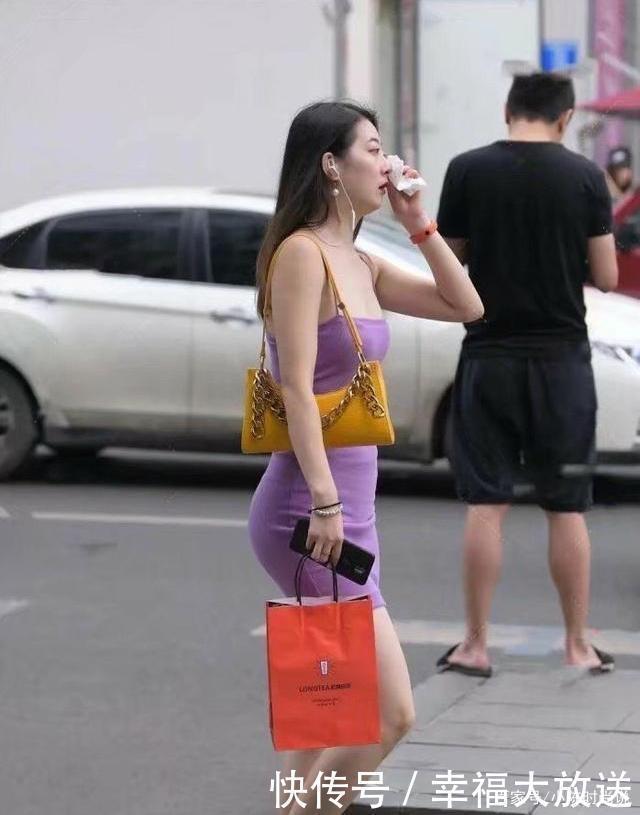 吊带连衣裙|灰色修身吊带连衣裙，魅力十足，女人应该这样穿，气质高！