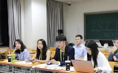 英语四六|大学生，大学英语证书很重要，四六级没过，你将与四个工作无缘