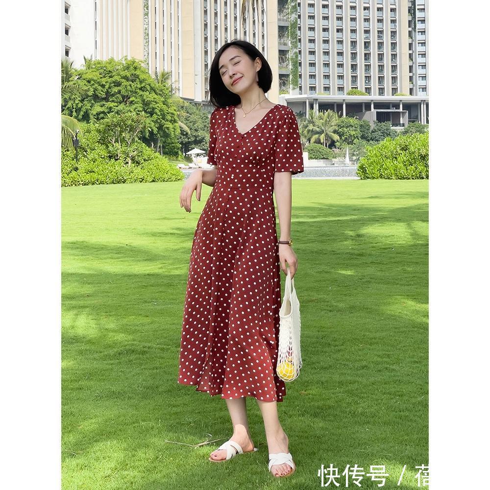 耐看 职场女性会打扮比身材好更重要,拥有这5件单品,优雅又有女人味