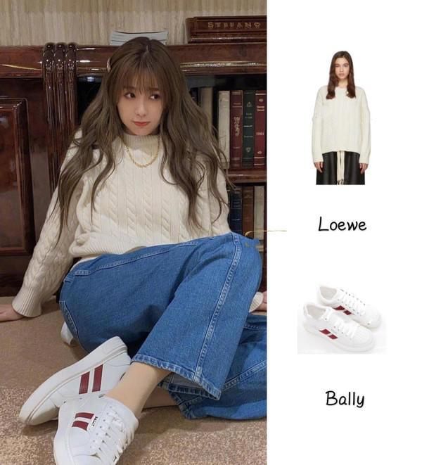 白色衣服如何穿出韵味感，看看她们，纯的撩人