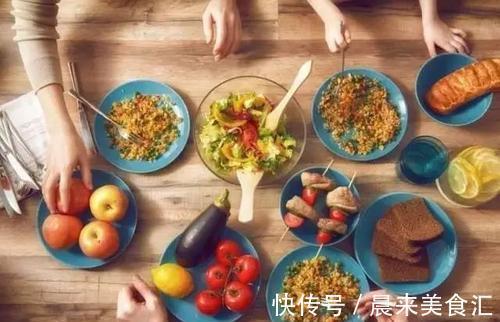 早餐|血脂高不能喝牛奶？医生：少吃2种早餐，或有益血管健康