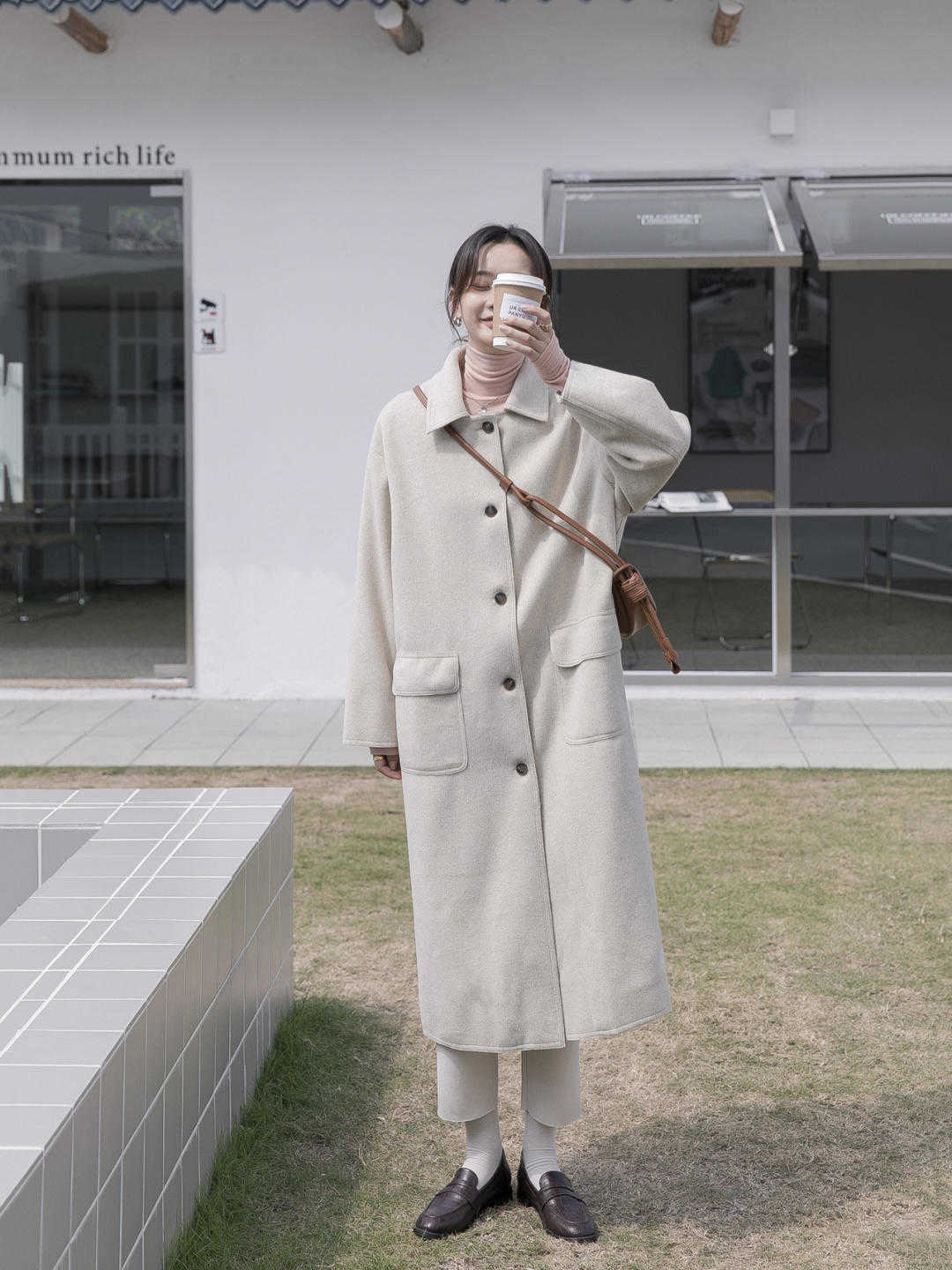 围巾 分享几套秋冬穿搭模板,简约大方随性,但又不失气质,照搬都高级