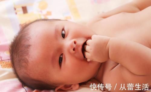 适应能力|宝宝半岁以后，若是还不会做这4个动作，可能是发育遇阻碍了