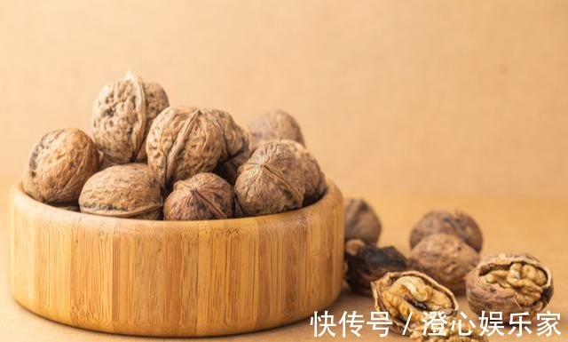 益智食物|0~3岁是宝宝大脑发育黄金期,经常吃8种益智食物,娃越吃越聪明