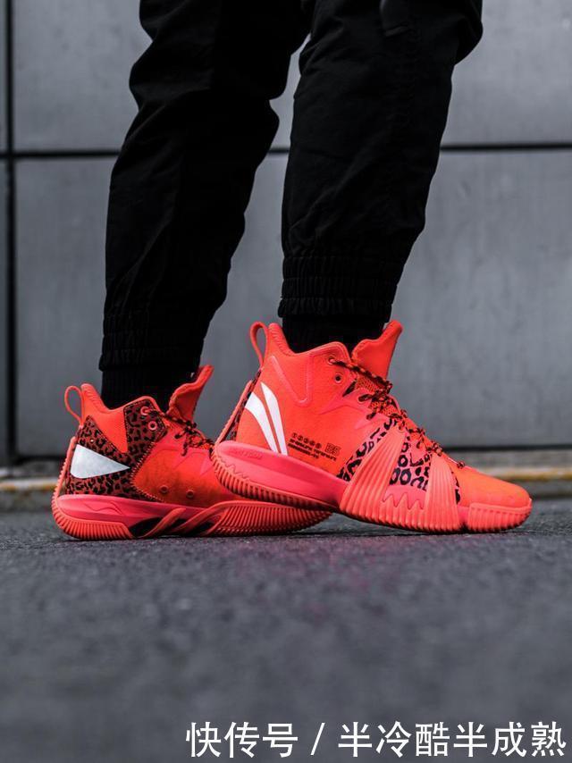 缓震黑科技+超高性价比!球场上就该穿这样的鞋