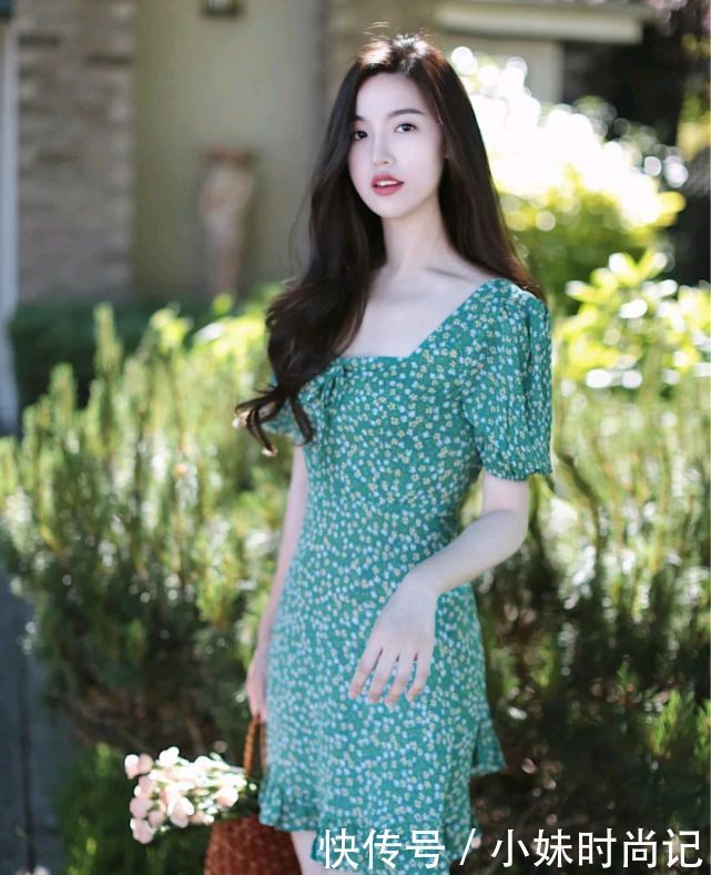 时尚博主|35岁后的女子穿什么才好看?优雅浪漫的穿搭就很精致,魅力四射