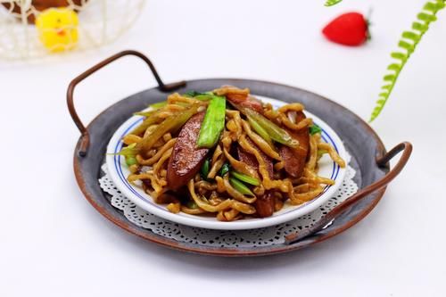 炒面用干面还是湿面，用对之后既不粘锅，也不黏稠，爽滑味道好