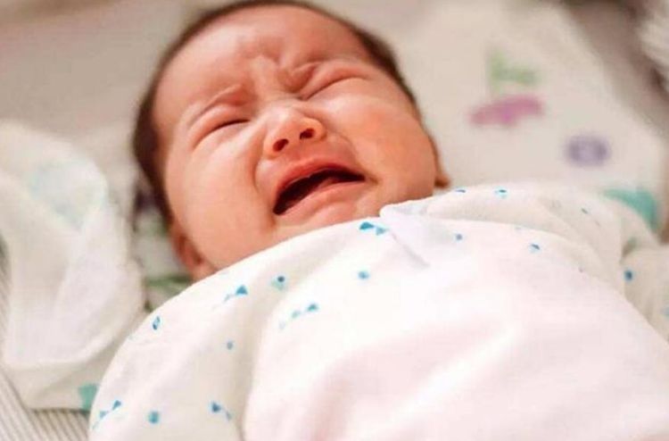 残奶|喂奶时被宝宝“下狠嘴”,疼的宝妈反手一巴掌,孩子反应让人心疼