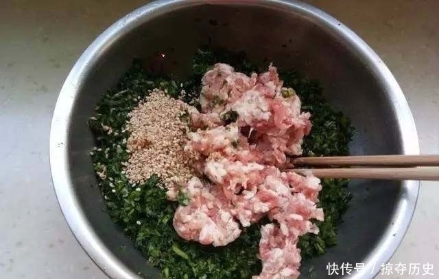 水饺这样包,简直与众不同,好吃到爆,一上桌就被抢光了!
