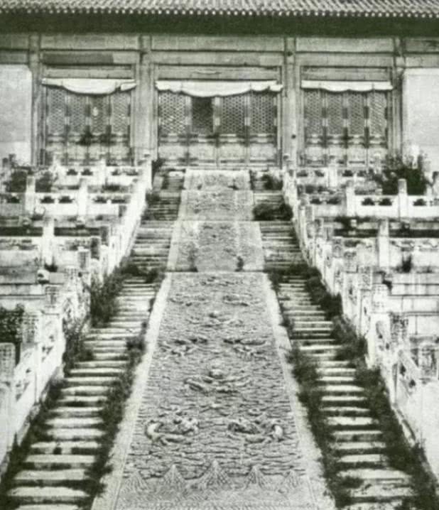 无比|慈禧出逃后的紫禁城,日本人拍下当时的照片,看完让人无比心酸