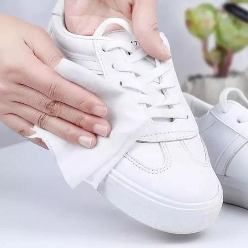 建议女人:出门包里尽量装上这3样小东西,别看不贵,用处却很大