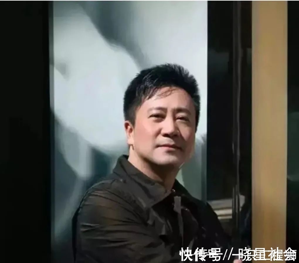 创作@以少女为素材创作的绘画作品,给人一种非常心动的感觉