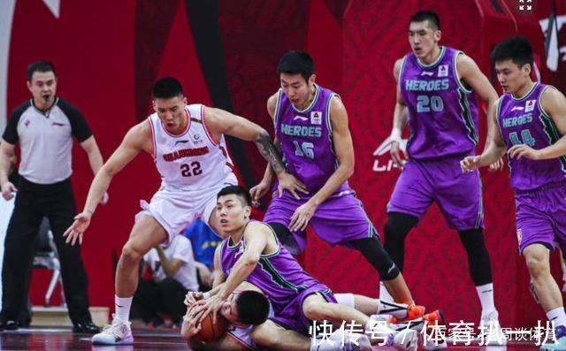 马鑫鑫|宫鲁鸣终于出手,年轻化突然加速,山东男篮正积极配置年轻球员!