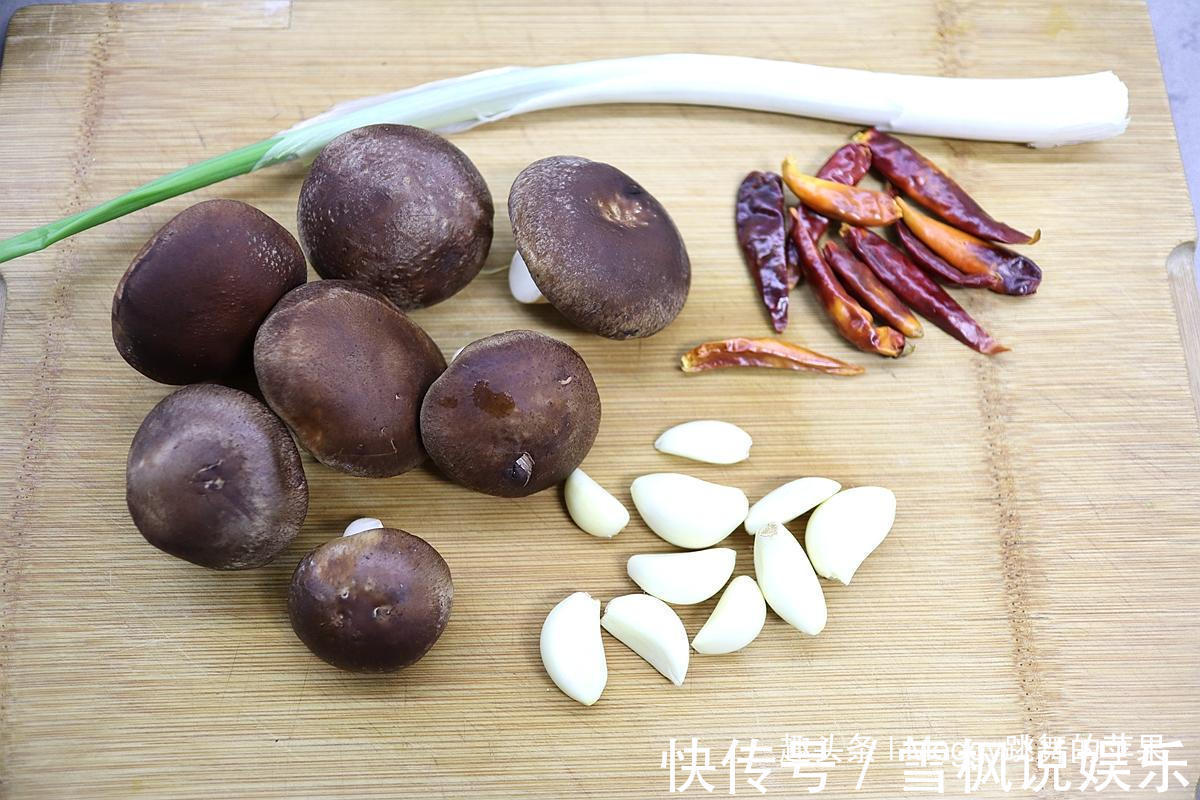 万能香辣酱巨好吃，面条米饭能多吃半碗，连老干妈都靠边站