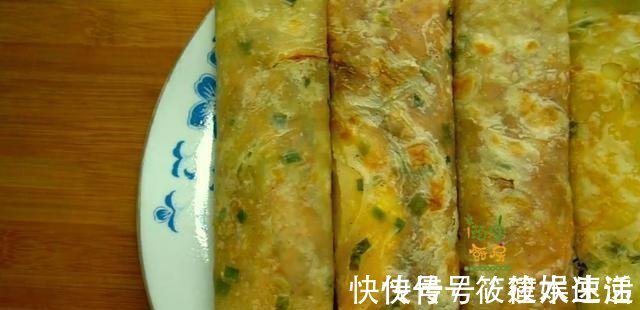 柔软|这是我见过最简单的烙饼，一擀一折，有菜有蛋，柔软筋道真解馋