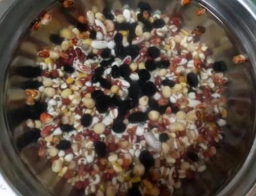  腊八粥好吃却不好做？大厨：记住黄金比例和制作诀窍，10分钟搞定！