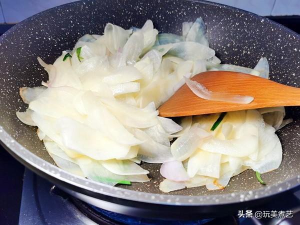 刨刀替代拙劣刀工，炒出脆口透明的土豆片我看行