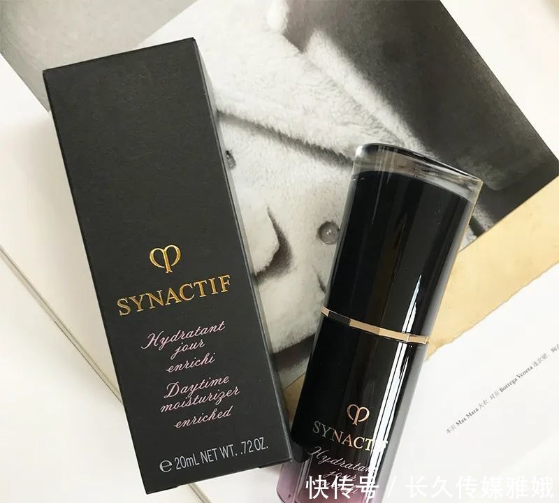 她给粉丝推荐几十块钱的平价产品,浴室里用的却是万元面霜?