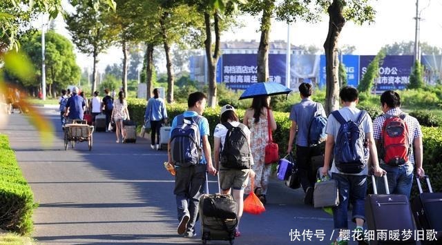 东西|大学宿舍常交换的3件东西，新生开学爱换这2件，最后一件看关系