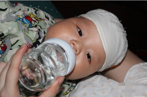 急疹|宝宝6个月后“第一次发烧”,大多是幼儿急疹,6-12个月娃要注意