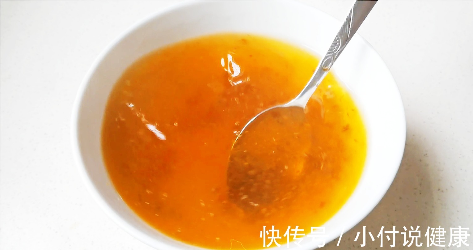 核桃|建议50岁女人:春天别太节俭,8零嘴该吃就得吃,千万别心疼钱了