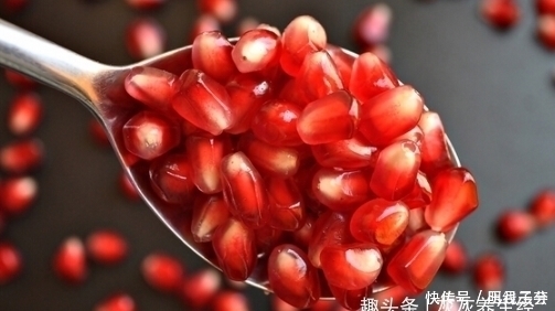 提个醒吃石榴后一小时内,切忌再碰此物,吃了就是自找难受