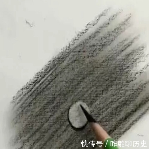 美术生画|美术生画水滴,看到黑色线条疑惑了,结局却沉默了