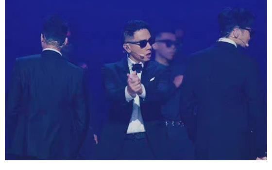 张智霖对陈小春的普通话评价:他其实可能很标准,只是你听不到