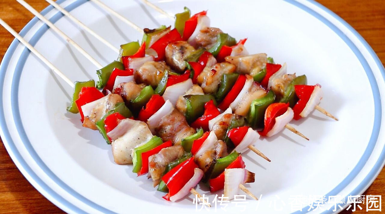 不用油炸，不用油，教你在家这样烤鸡肉串，不会受到油烟熏扰