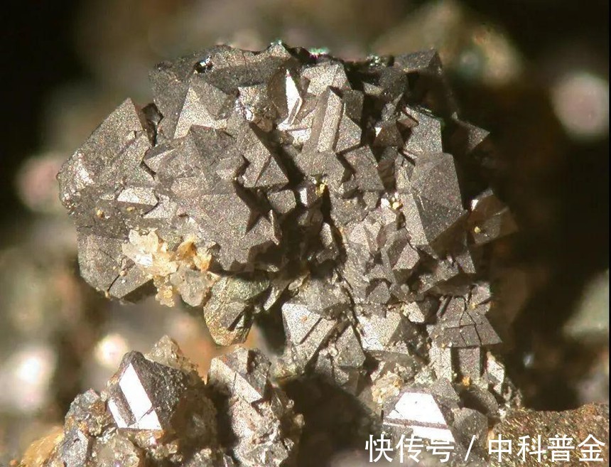 铁矿石|全球矿业格局正在转变!世界矿业巨头们都将目标瞄向了哪里?