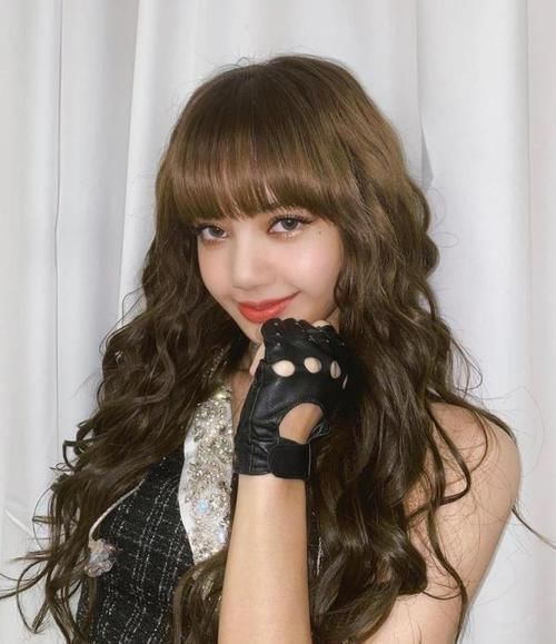 女人过了40岁,尽量避开这5种发型,尤其是第二种,显老又土气