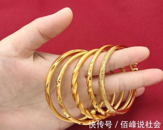 周医师 女性佩戴金首饰,5年有什么变化医师有三个好处,多数人不知