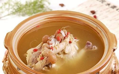 鸡汤|炖鸡最忌讳“这3种调料”,要是不小心加错,鸡汤不鲜,腥味还重