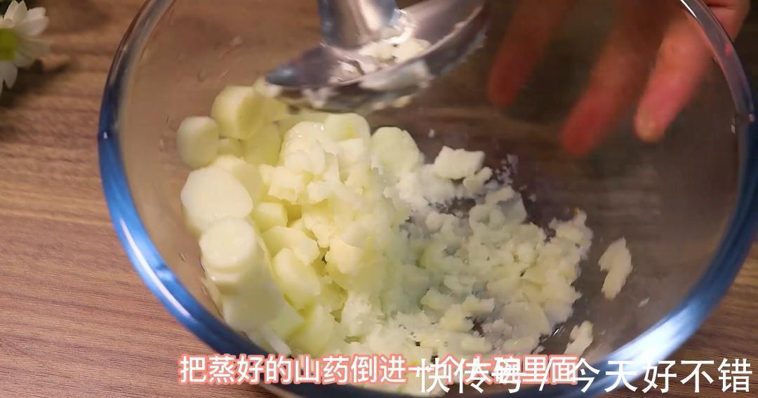 宝宝光吃不长个?换个做法营养翻倍,补钙又补锌,出锅一碗不够吃