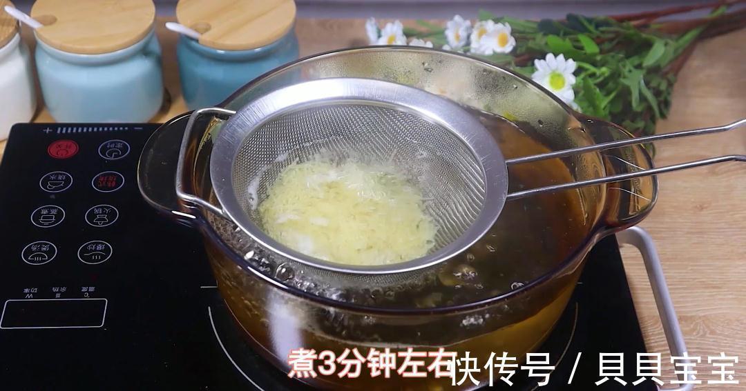 早餐别喝粥了，一口吃进10种营养，补钙又补锌，宝宝长个又聪明