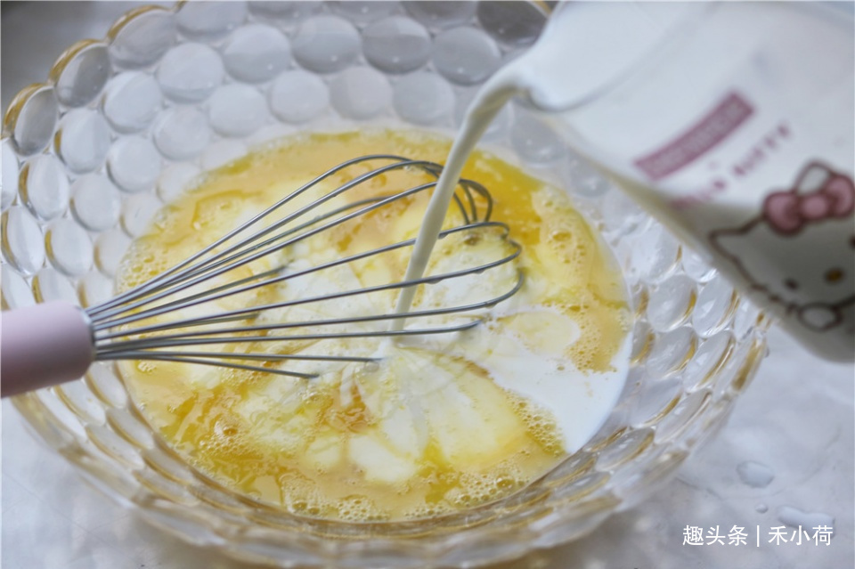 婆婆买一箱芒果吃不完,做成蛋糕香甜细腻,女儿一口气吃3块