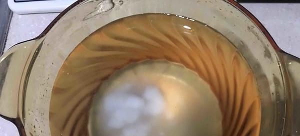 晶莹剔透|中国人“吃腻了”的食物,却成了外国人的奢侈品,还取名雨滴蛋糕