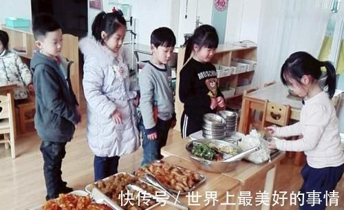 李女士|“幼儿园的饭菜真香,我能吃2大碗!”看到照片后,宝妈怀疑人生