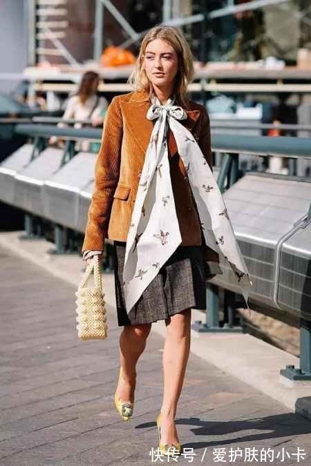 衣服|蝴蝶结也可以优雅又高级，2021年秋天超火的元素，穿上时髦极了！