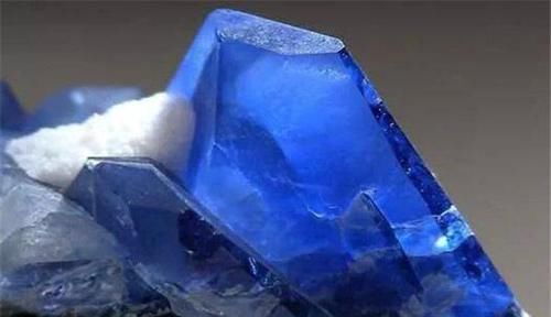  宝石|全世界10大最昂贵的石头，随便一个都是价值不菲，你有见过吗？